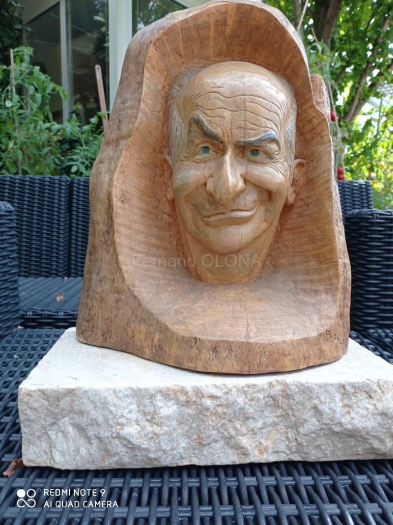 Le portrait de Louis de Funès, exposé à l'entrée du musée consacré à l'acteur à Saint-Raphaël.